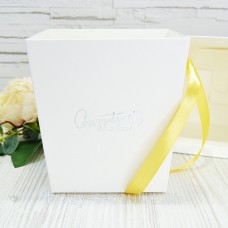 Флористична самозбірна коробка зі стрічкою біла, форма трапеція, 15 см на 13.5 см