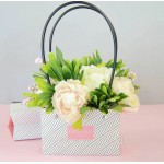 Флористична сумочка Flower Mood з ручкою 16 см на 10 см на 7 см Флористична сумочка Flower Mood з ручкою 16 см на 10 см на 7 см